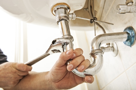 4 Signs You Need Plumbing Fixture Services